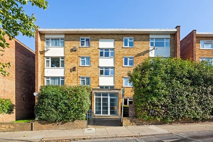 2 bedrooms apartment for sale in London, United Kingdom - Image 2