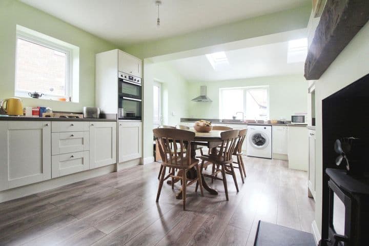 3 bedrooms house for sale in Wakefield, United Kingdom - Image 4