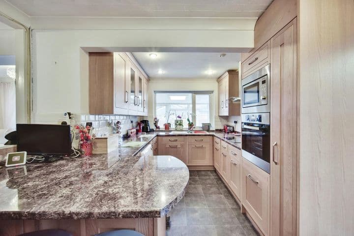 3 bedrooms house for sale in Gillingham, United Kingdom - Image 3