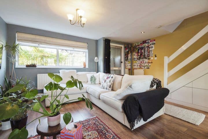 3 bedrooms house for sale in Luton, United Kingdom - Image 3