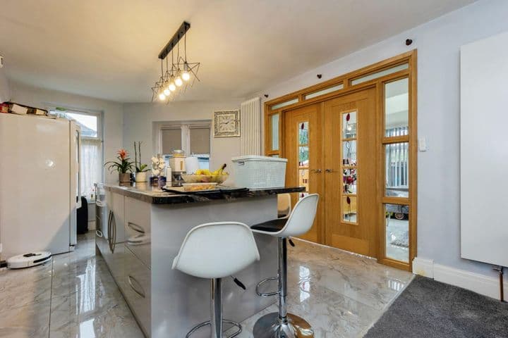 5 bedrooms house for sale in Sale, United Kingdom - Image 8