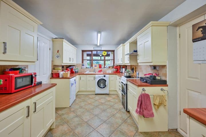 4 bedrooms house for sale in Telford, United Kingdom - Image 3