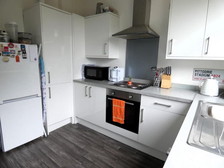 2 bedrooms apartment for sale in Aberdeen, United Kingdom - Image 3