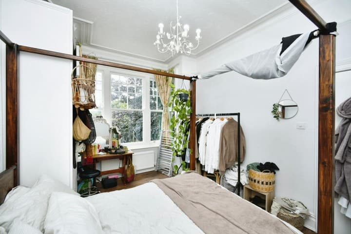 1 bedroom apartment for sale in Brighton, United Kingdom - Image 17