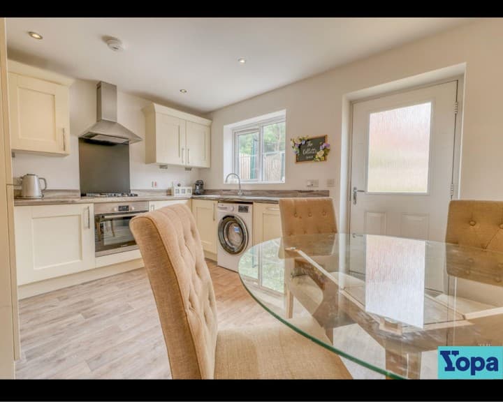 3 bedrooms house for sale in Redditch, United Kingdom - Image 3