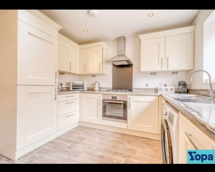 3 bedrooms house for sale in Redditch, United Kingdom - Image 5