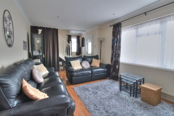 4 bedrooms house for sale in Basildon, United Kingdom - Image 3