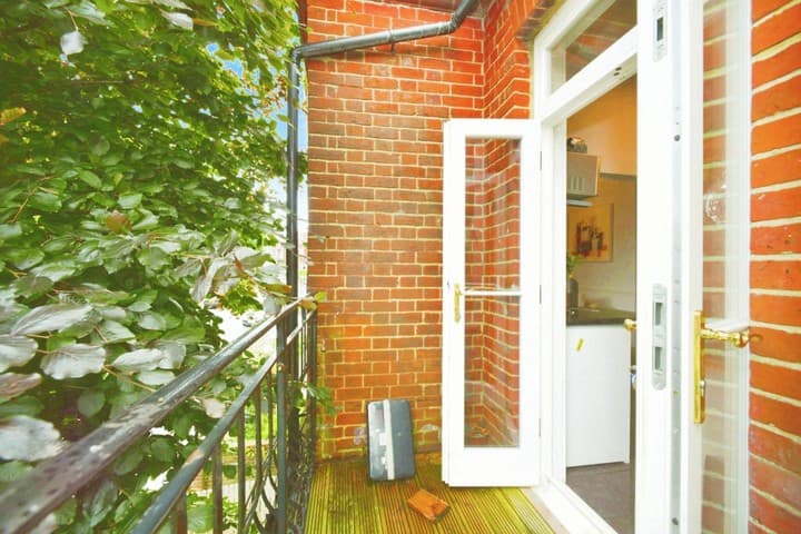 1 bedroom apartment for sale in Brighton, United Kingdom - Image 4