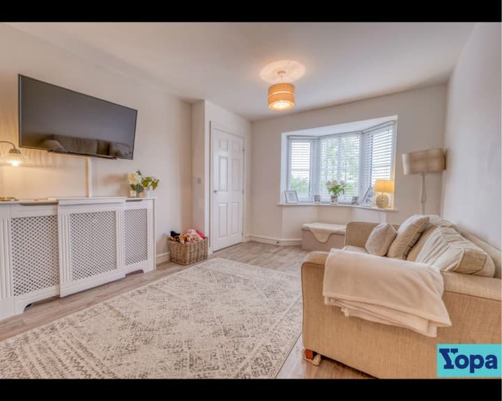 3 bedrooms house for sale in Redditch, United Kingdom - Image 4