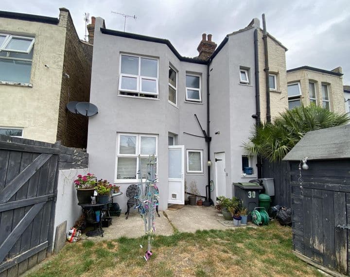 3 bedrooms house for sale in Southend-On-Sea, United Kingdom - Image 12