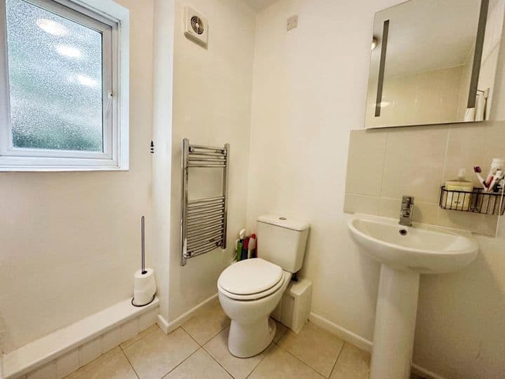 1 bedroom apartment for sale in Bilston, United Kingdom - Image 7