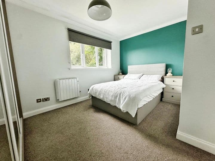 1 bedroom apartment for sale in Bilston, United Kingdom - Image 4