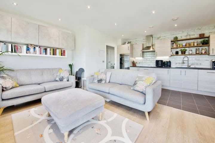 3 bedrooms apartment for sale in London, United Kingdom - Image 6