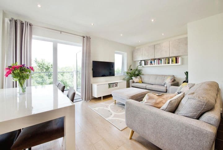 3 bedrooms apartment for sale in London, United Kingdom - Image 5