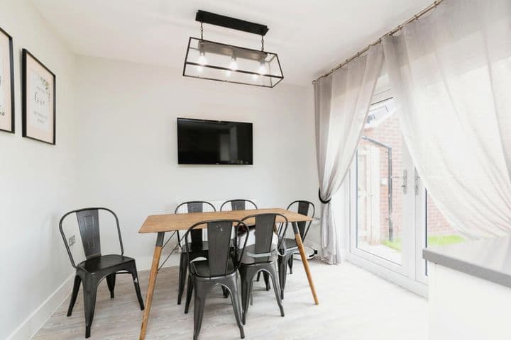 4 bedrooms house for sale in Newport, United Kingdom - Image 8