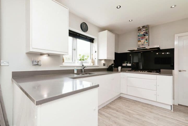 4 bedrooms house for sale in Newport, United Kingdom - Image 5