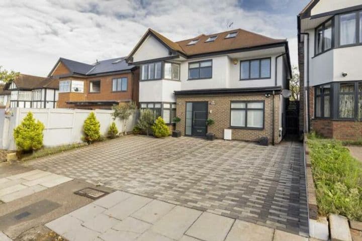 5 bedrooms house for sale in London, United Kingdom - Image 12