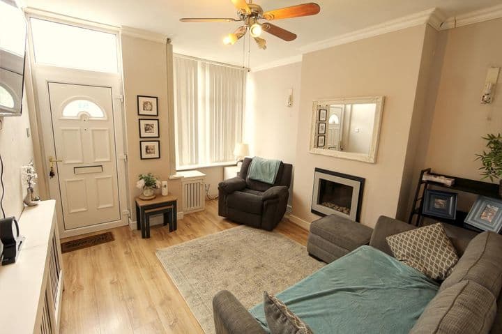 2 bedrooms house for sale in Wednesbury, United Kingdom - Image 3