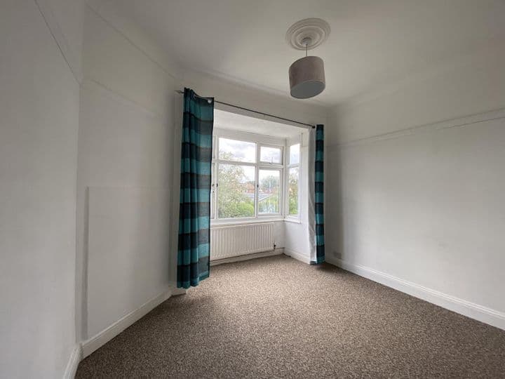 3 bedrooms apartment for sale in Westcliff-On-Sea, United Kingdom - Image 7