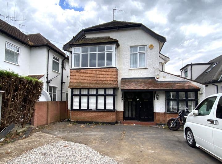 3 bedrooms apartment for sale in Westcliff-On-Sea, United Kingdom - Image 11