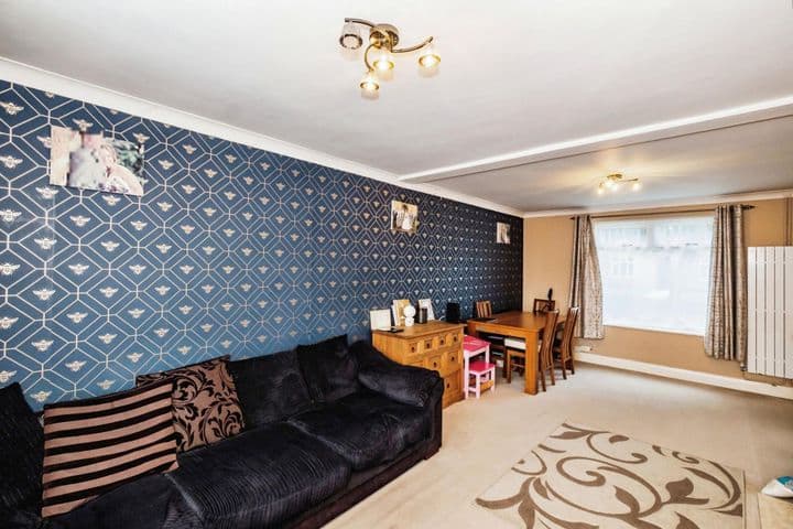 3 bedrooms house for sale in Worthing, United Kingdom - Image 5