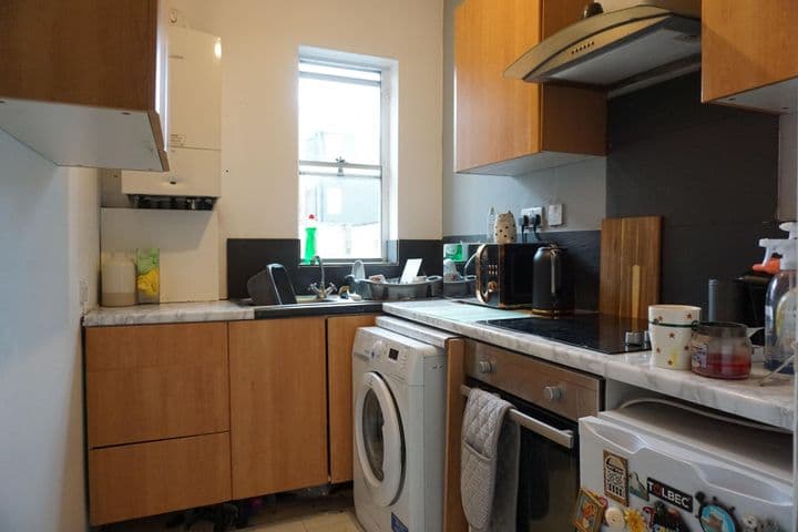 1 bedroom apartment for sale in Sutton Coldfield, United Kingdom - Image 6