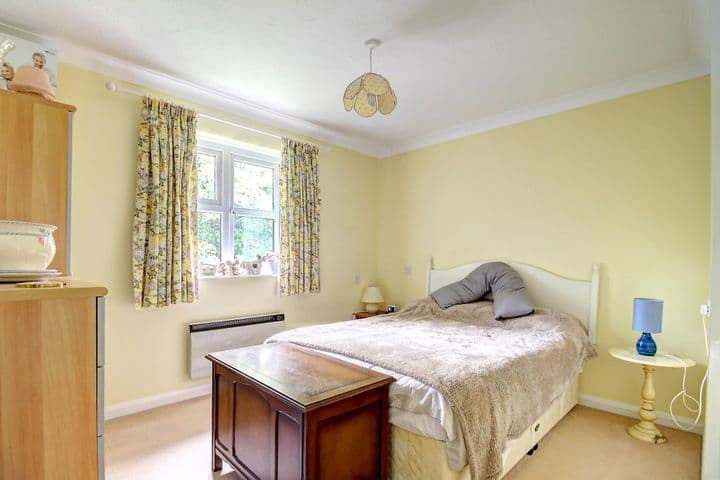 2 bedrooms house for sale in Basingstoke, United Kingdom - Image 8