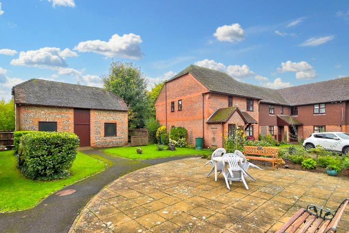 2 bedrooms house for sale in Basingstoke, United Kingdom - Image 10