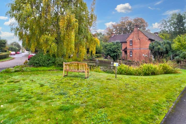 2 bedrooms house for sale in Basingstoke, United Kingdom - Image 11