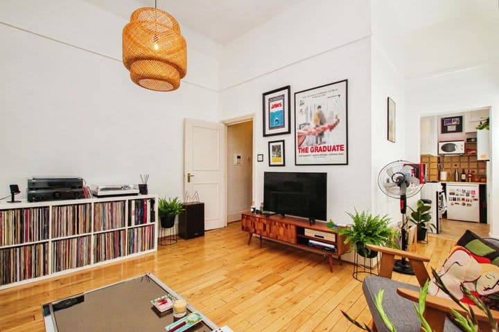 1 bedroom apartment for sale in London, United Kingdom - Image 5