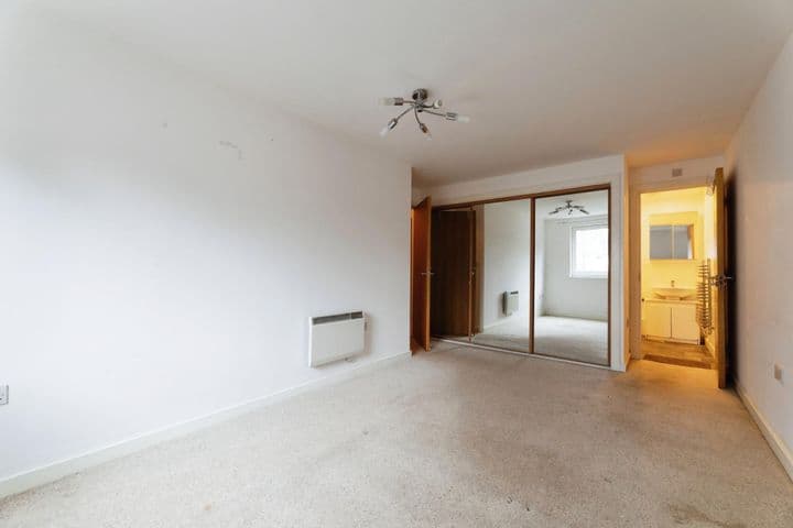 3 bedrooms apartment for sale in Woodford Green, United Kingdom - Image 11