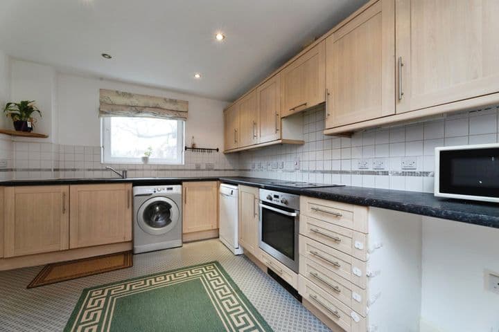 3 bedrooms apartment for sale in Woodford Green, United Kingdom - Image 4