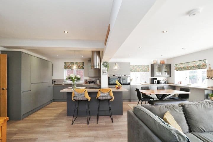 4 bedrooms house for sale in Nottingham, United Kingdom - Image 2