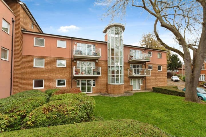 3 bedrooms apartment for sale in Woodford Green, United Kingdom - Image 3