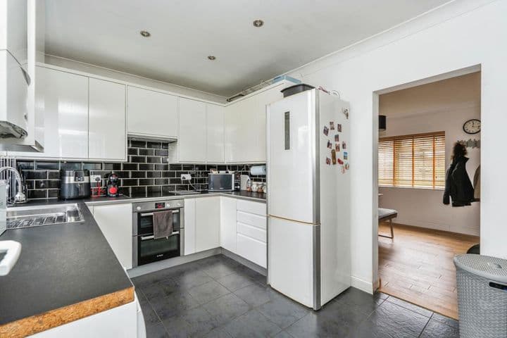 3 bedrooms house for sale in Southampton, United Kingdom - Image 8