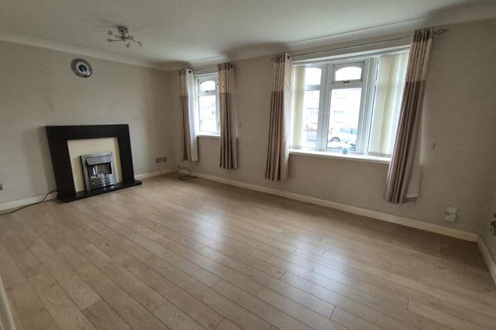 3 bedrooms house for sale in Oldbury, United Kingdom - Image 3