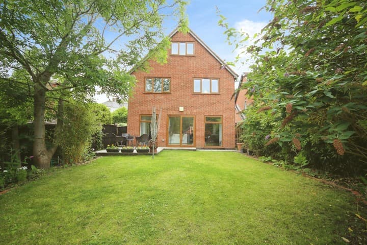 5 bedrooms house for sale in Redditch, United Kingdom - Image 9