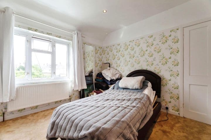 3 bedrooms house for sale in London, United Kingdom - Image 10