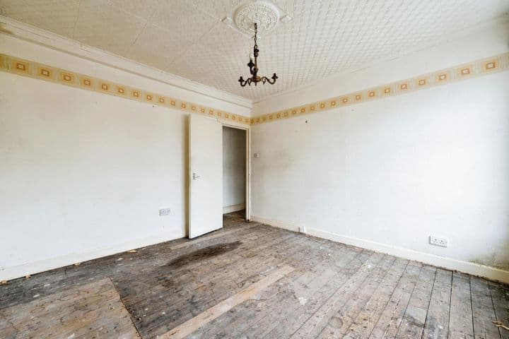 1 bedroom apartment for sale in Morecambe, United Kingdom - Image 5