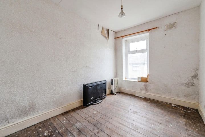 1 bedroom apartment for sale in Morecambe, United Kingdom - Image 8