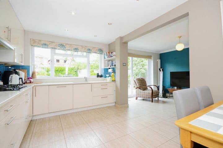 5 bedrooms house for sale in Edgware, United Kingdom - Image 4