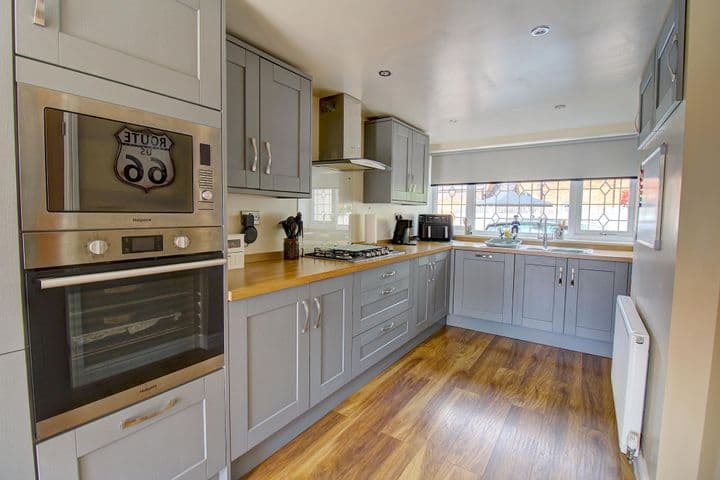 2 bedrooms house for sale in Cheslyn Hay, United Kingdom - Image 10