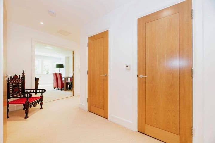 2 bedrooms apartment for sale in Sutton Coldfield, United Kingdom - Image 9