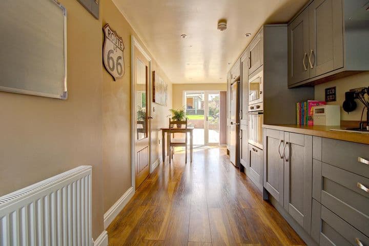 2 bedrooms house for sale in Cheslyn Hay, United Kingdom - Image 12