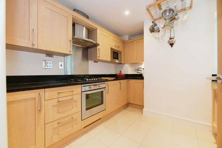 2 bedrooms apartment for sale in Sutton Coldfield, United Kingdom - Image 4