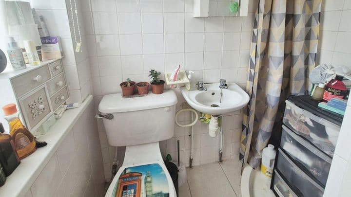 2 bedrooms house for sale in Newcastle Upon Tyne, United Kingdom - Image 11