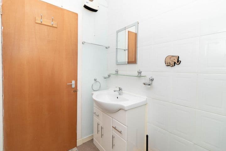 1 bedroom apartment for sale in Dundee, United Kingdom - Image 10