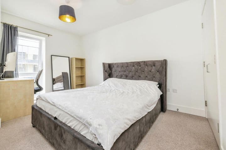 1 bedroom apartment for sale in Harrow, United Kingdom - Image 6