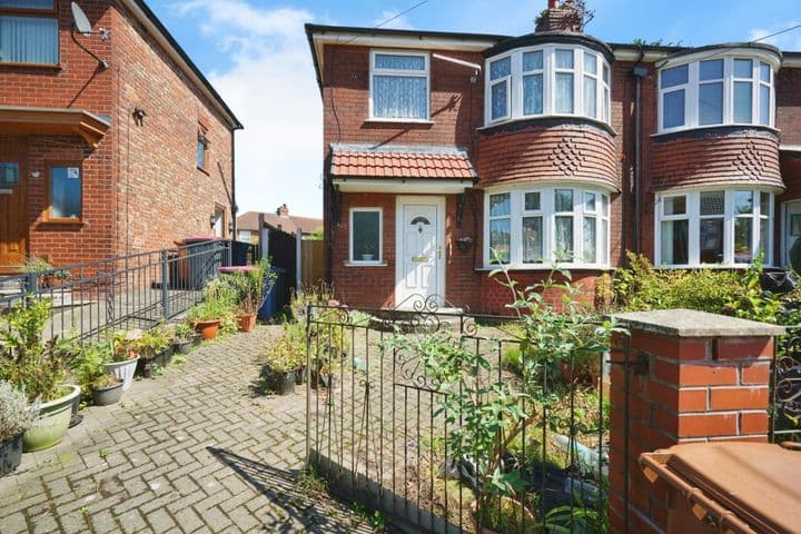 3 bedrooms house for sale in Manchester, United Kingdom - Image 2