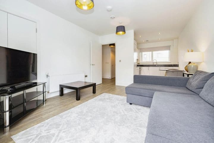 1 bedroom apartment for sale in Harrow, United Kingdom - Image 5